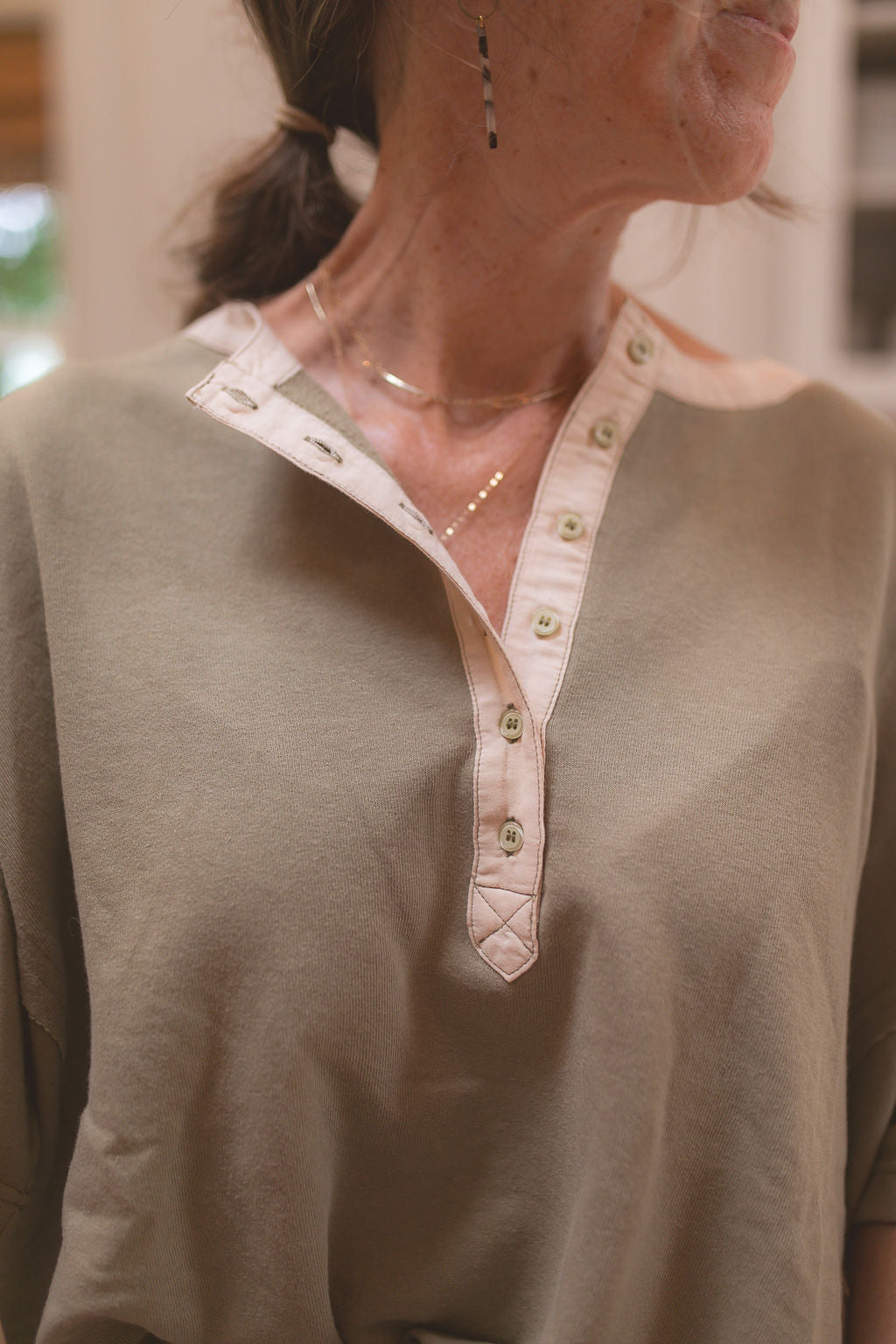 HENLEY: TEE